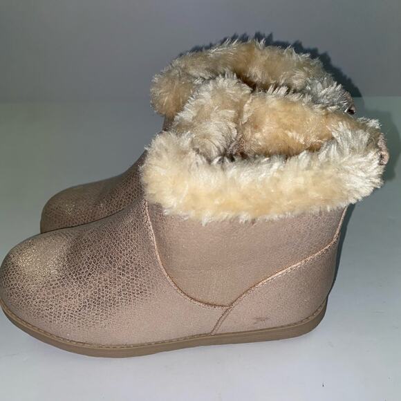 CAT AND JACK GIRLS BOOT SIZE 4 NWT - Picture 2 of 5